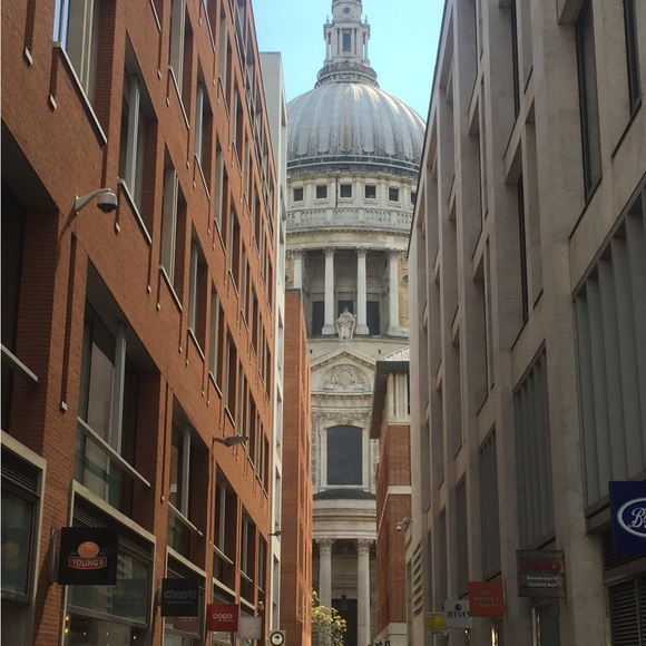 Meet your Posher, Beth - Picture 2 of 4